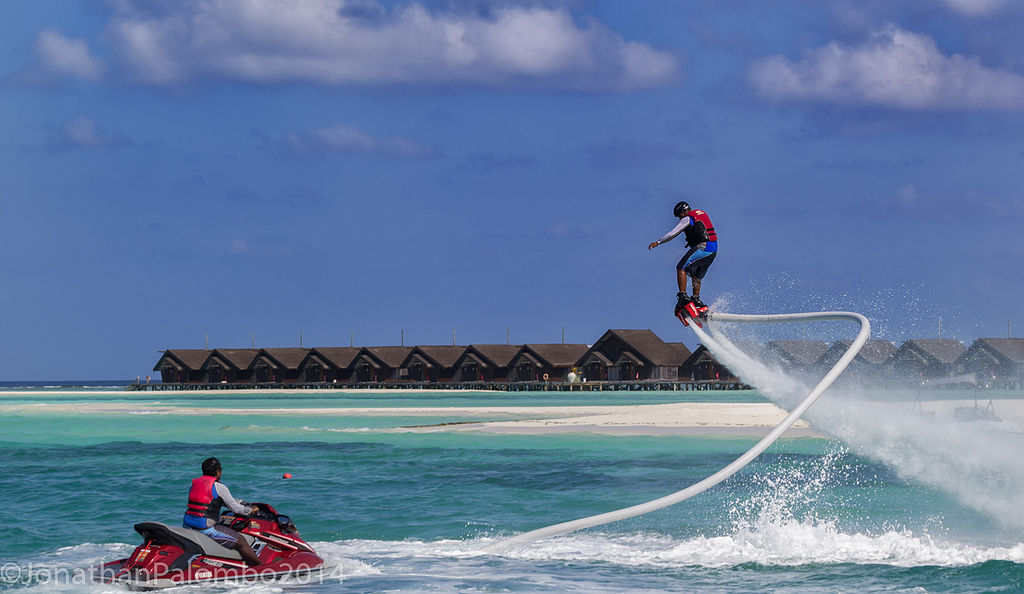 water sports in maldives