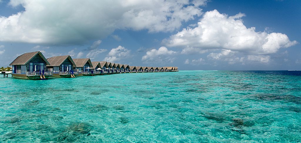 1024px-Cocoa_Island_(Maldives)-5