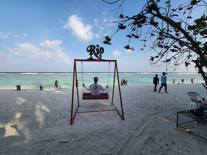 Swing_Hulhumale_Beach